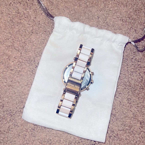 Michael Kors White/Gold Watch - Picture 2 of 10
